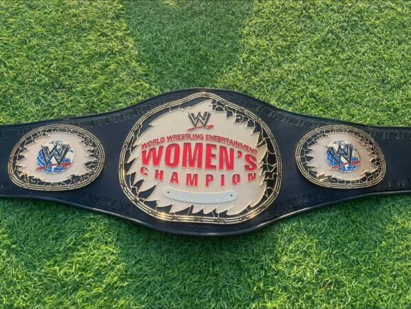 World Wrestling Women Championship Title Replica Belt with 4mm zinc plates, gold plating and genuine cowhide leather strap